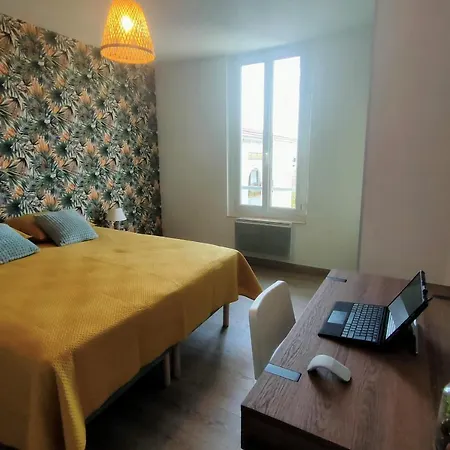 40m In The Center And Near The Beaches * Saint-Raphaël